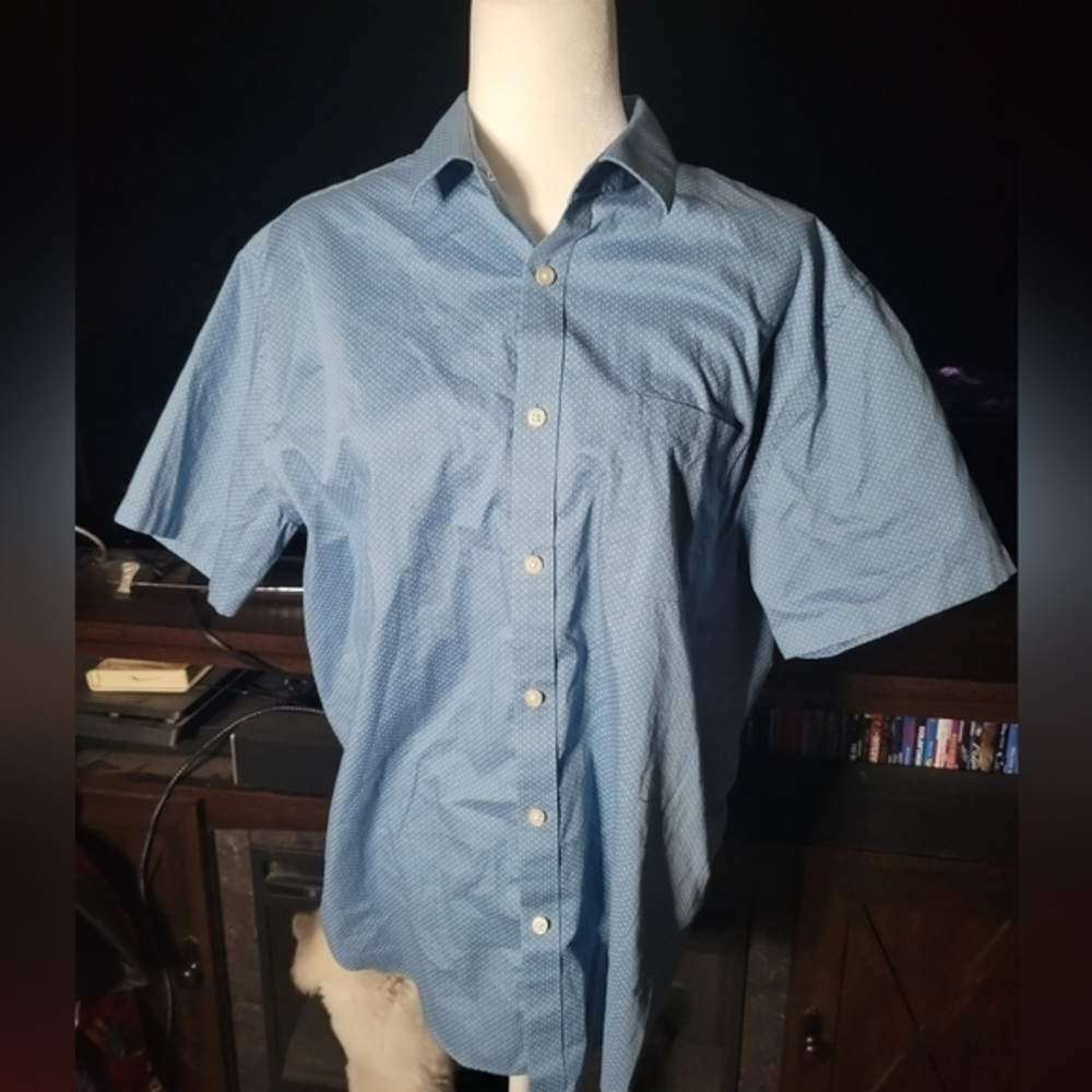 Kenneth‎ Cole Awearness size Large slim fit button down shirt
